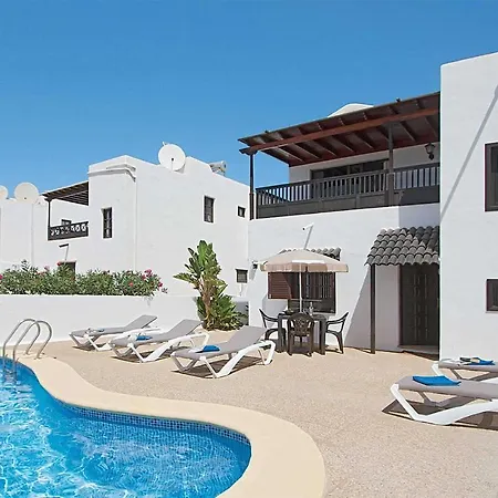 Amazing In Puerto Del Carmen With Wifi, Swimming Pool And 2 Bedrooms Ferienhaus