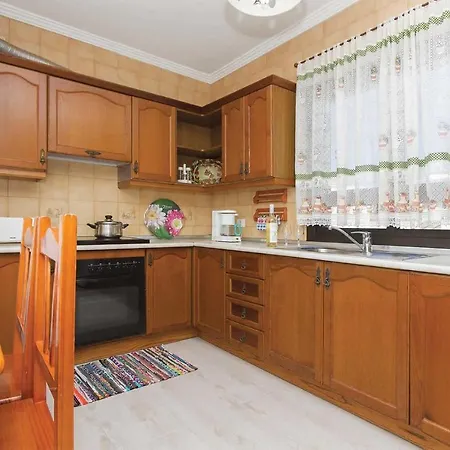 Будинок відпочинку Amazing In Puerto Del Carmen With Wifi, Swimming Pool And 2 Bedrooms *